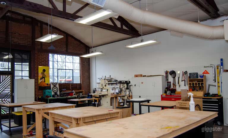  Creative Studio for Filming, Photoshoots, Meetings & Events 