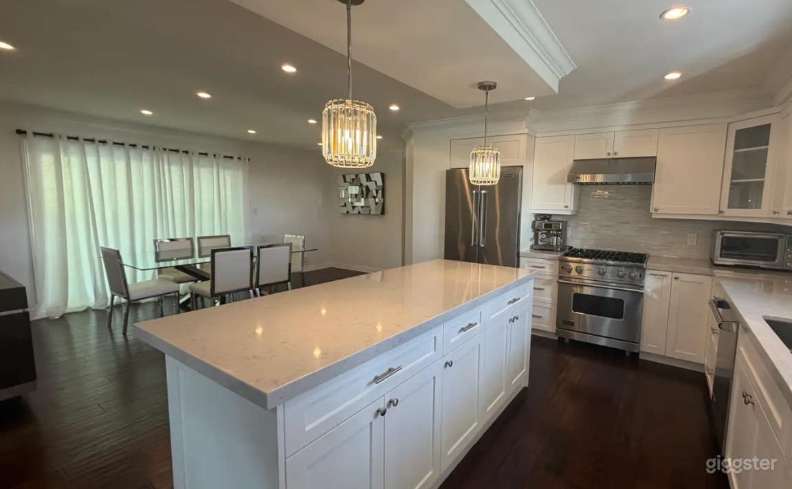 Beautiful house available for filming in Glendale Hills Photo 3