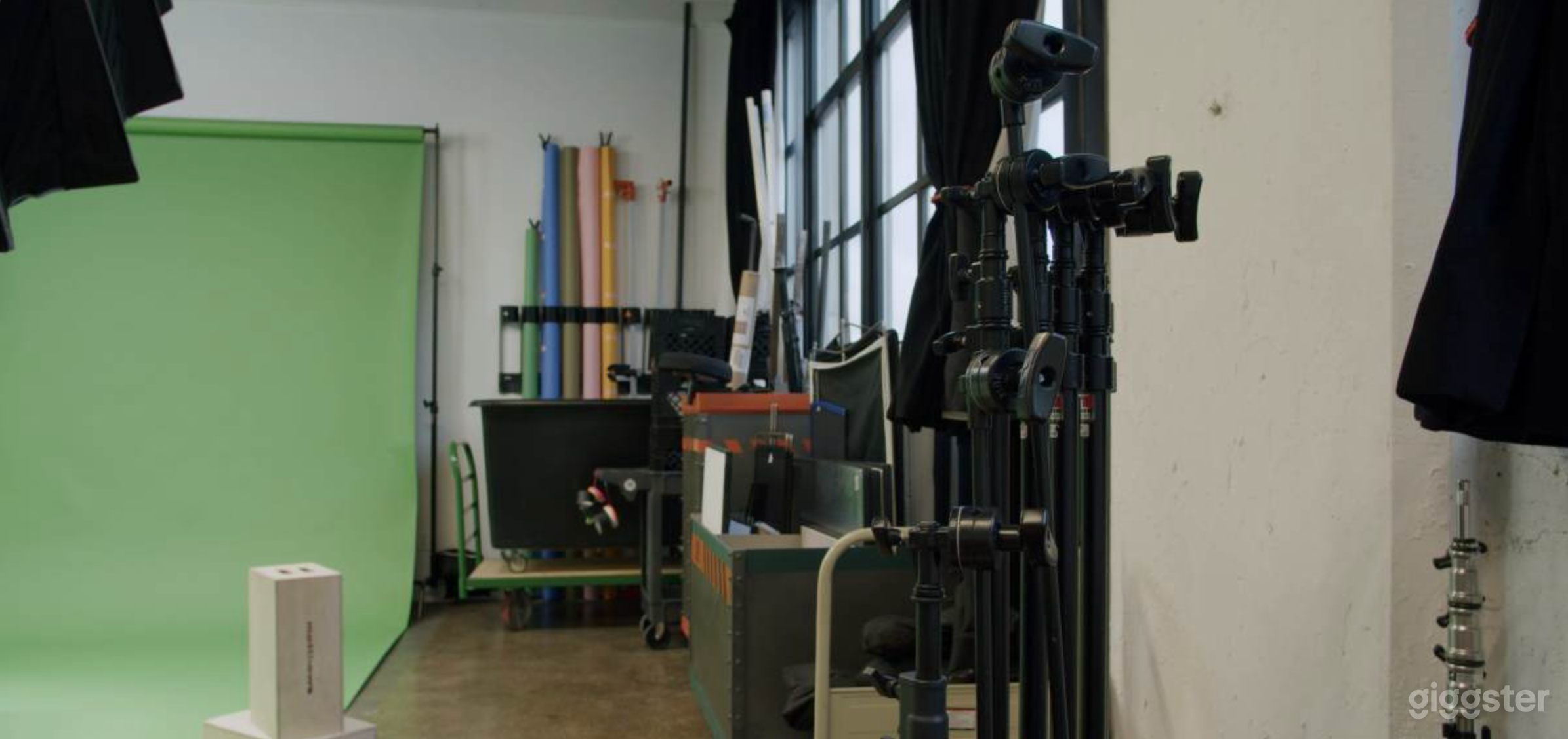 Grip and lighting equipment included