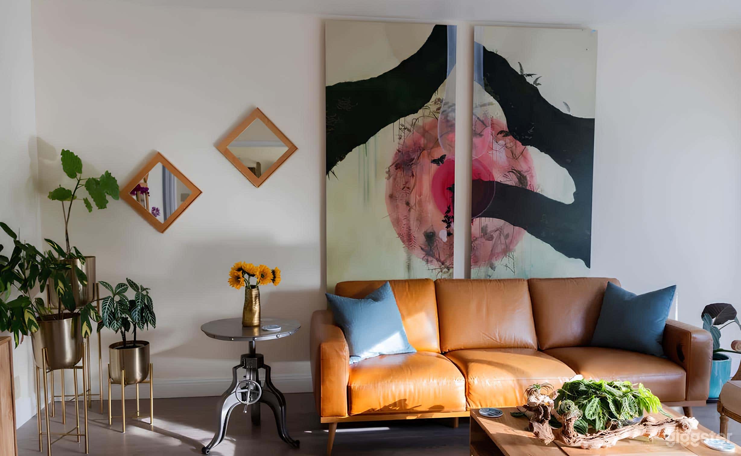 Warm &amp; Comfy Indoor Space Photo 3