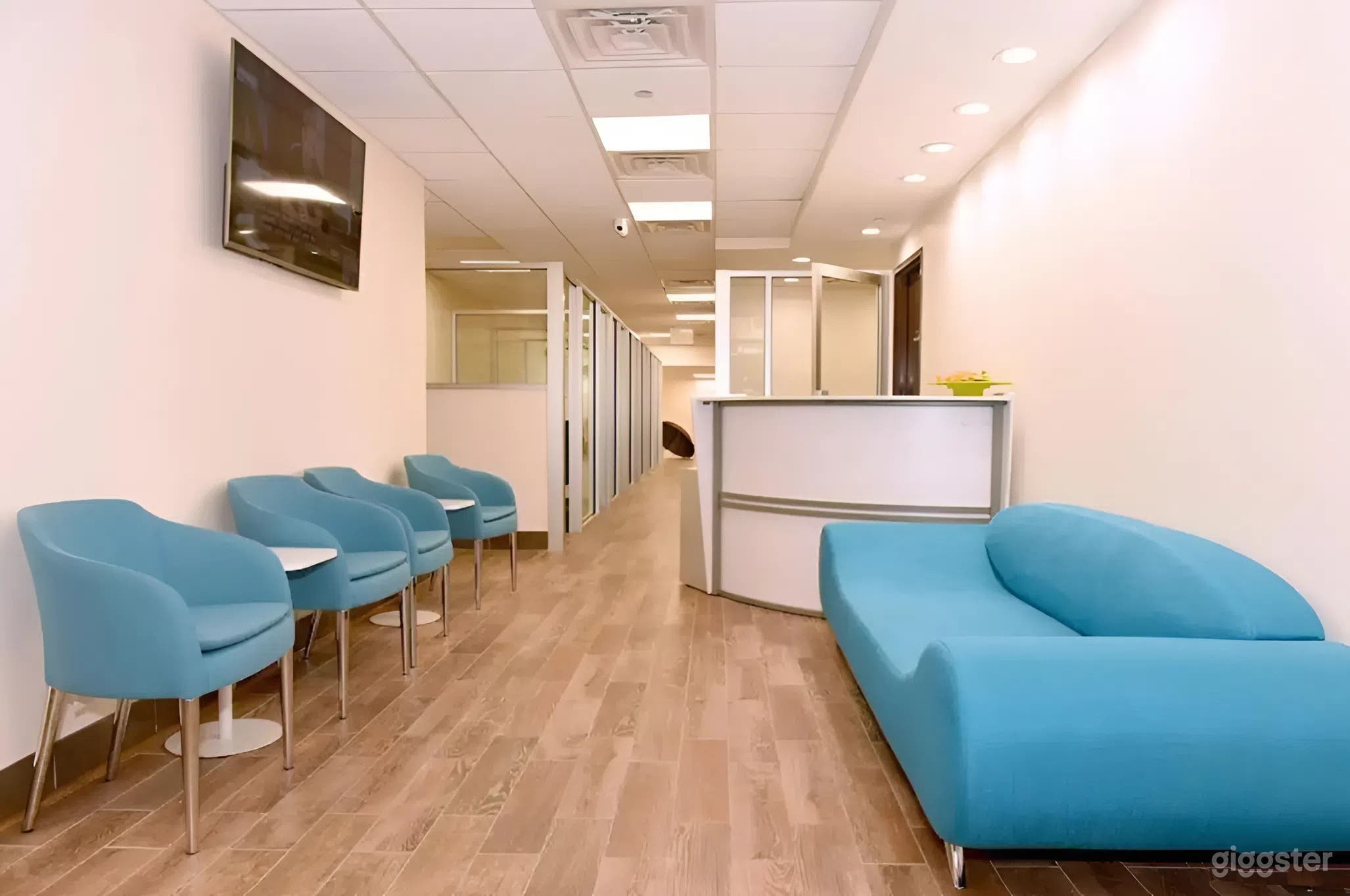 Bright &amp; Modern Meeting Room in South Brooklyn — 16-Seat Photo 2