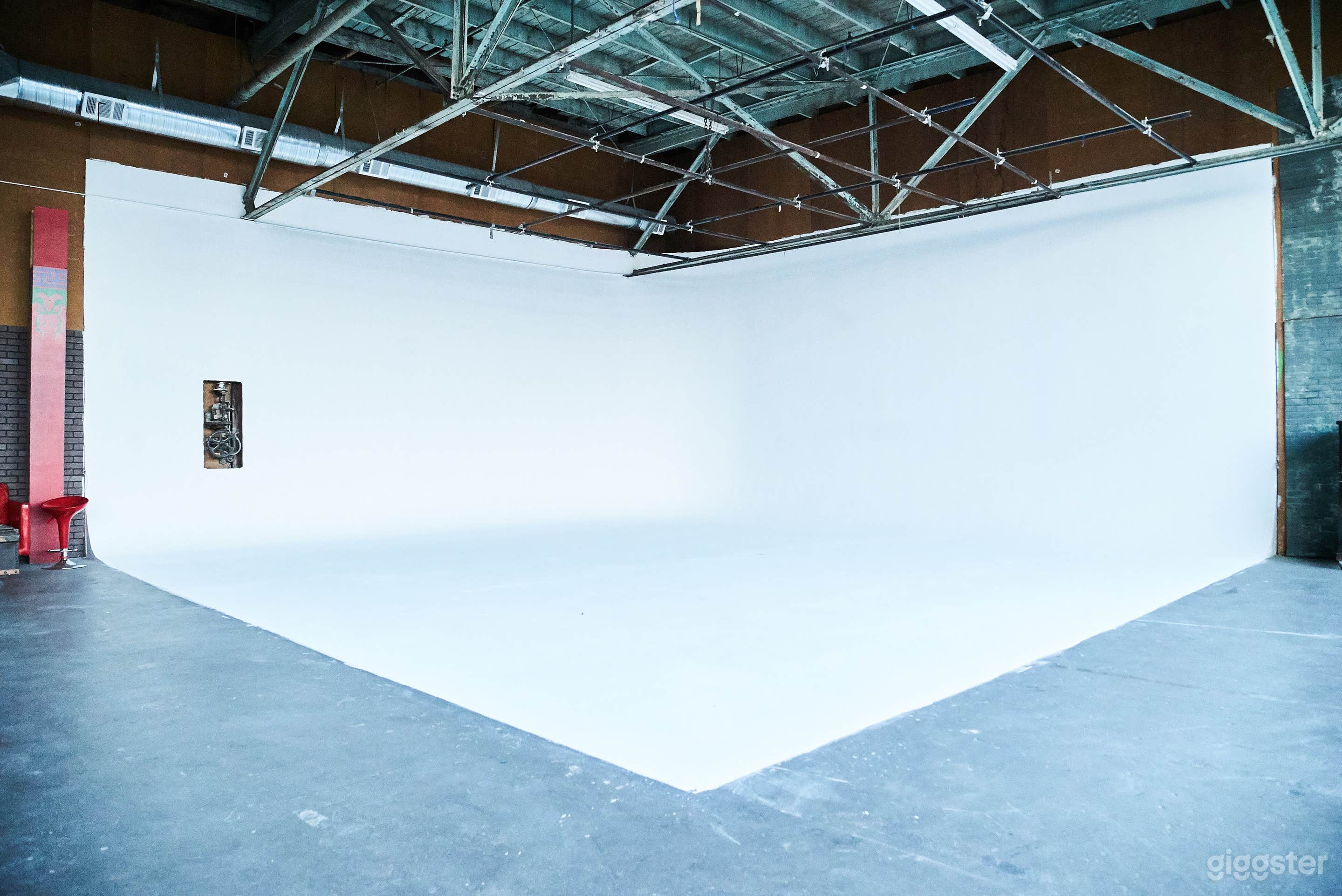 ​Cyclorama Wall: 30'x30'x12"