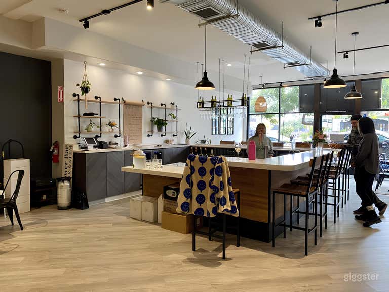  Wine Bar & Flower Shop 