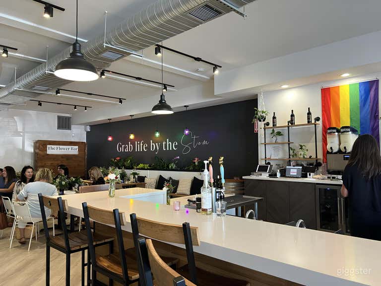  Wine Bar & Flower Shop 