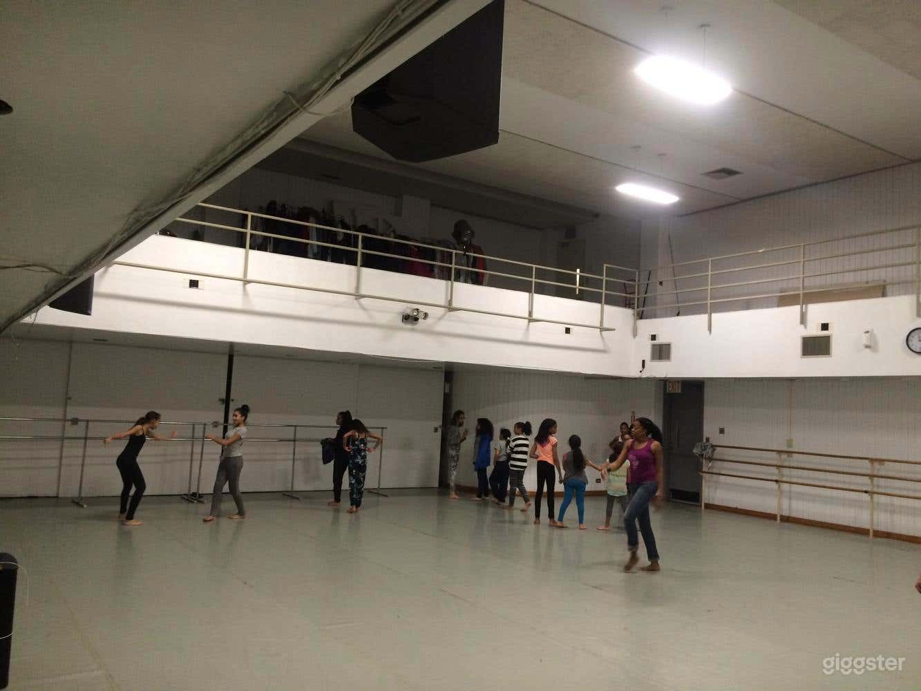 Harlem school with dance studios, theater, cafeteria, etc Photo 4