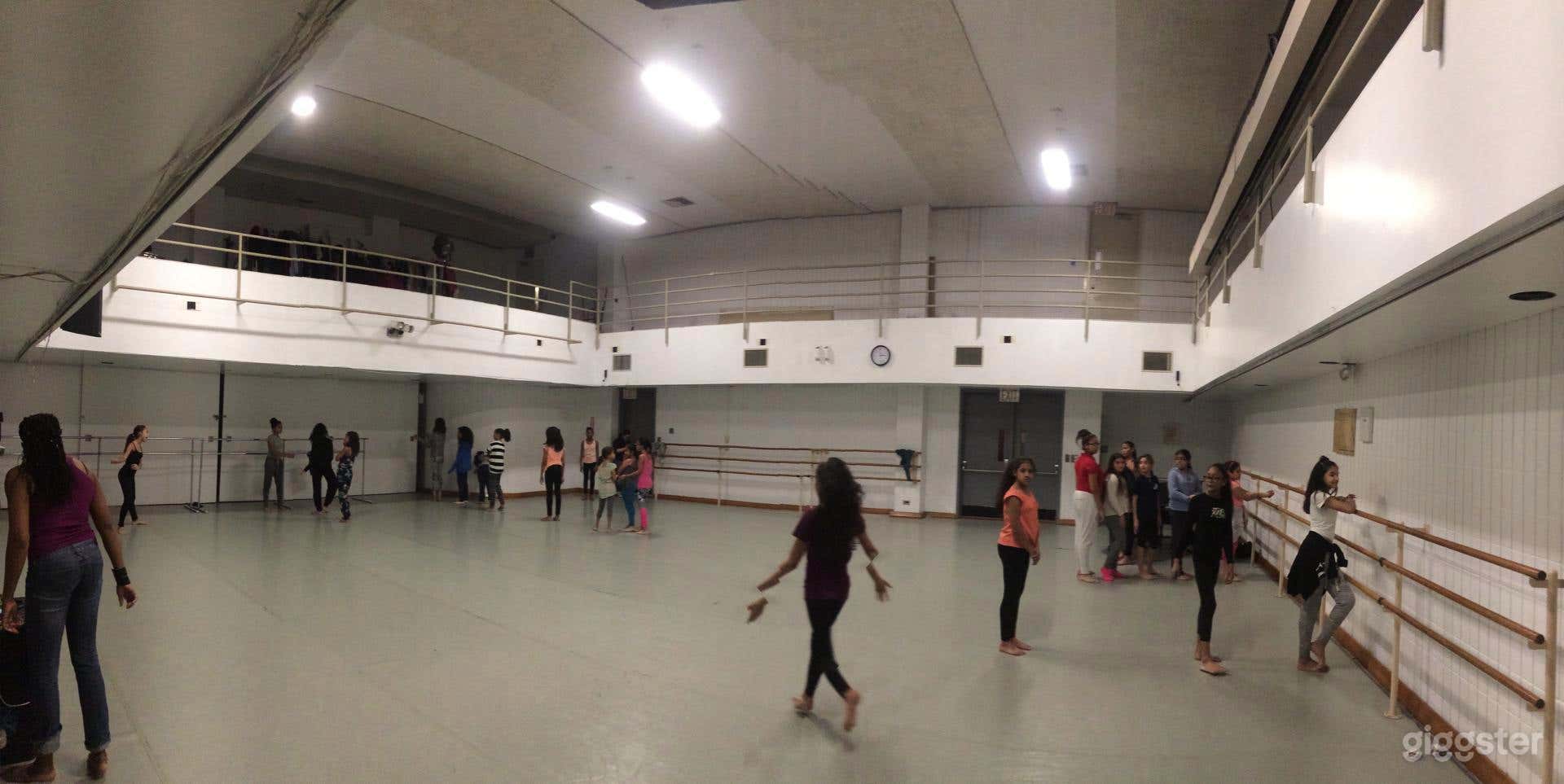 Harlem school with dance studios, theater, cafeteria, etc Photo 1