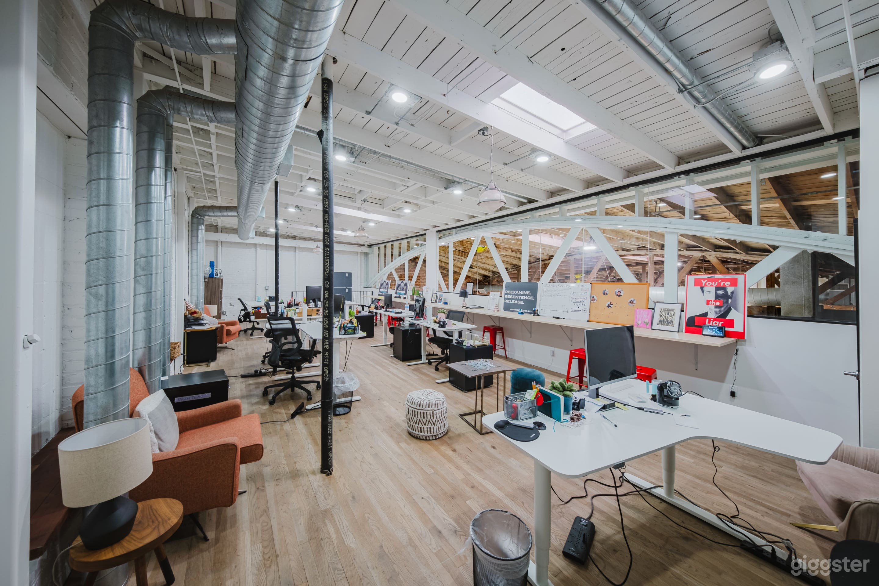 VERSATILE BRICK STUDIO COMPOUND W/ SOUNDSTAGE Photo 3