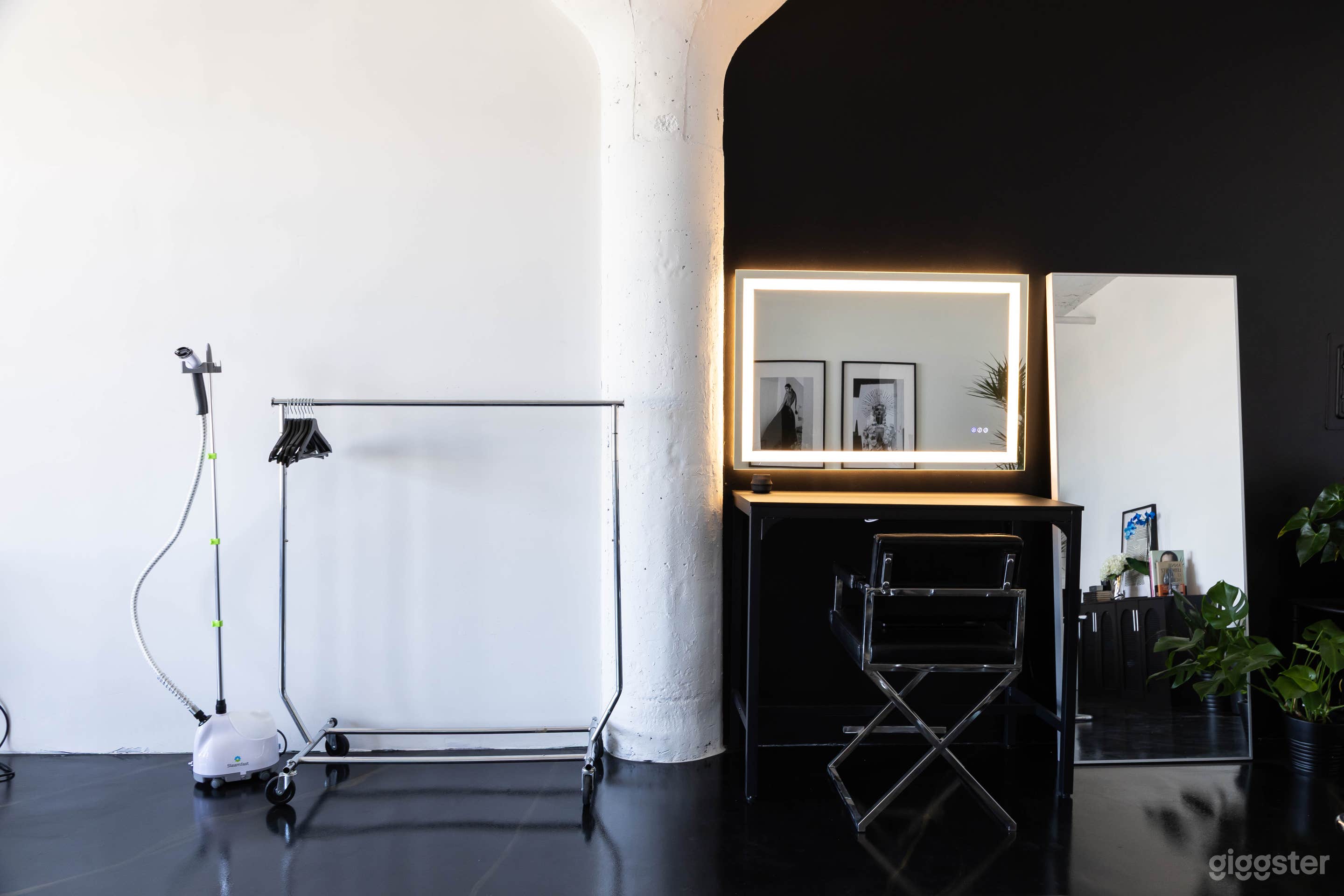 ALL INCLUSIVE BRIGHT DTLA CREATIVE PHOTO STUDIO Photo 3