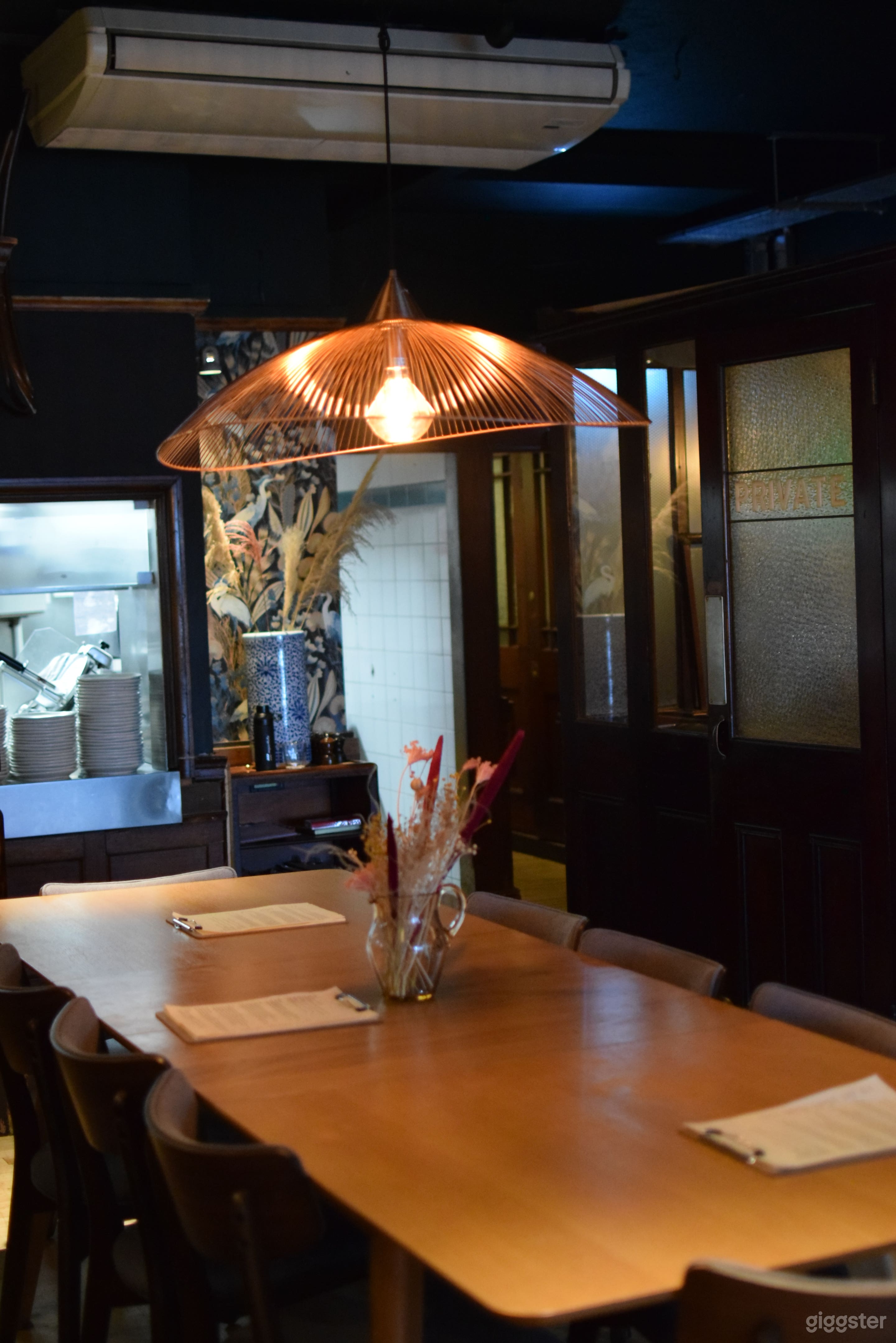 Table for big groups in the dinning area 