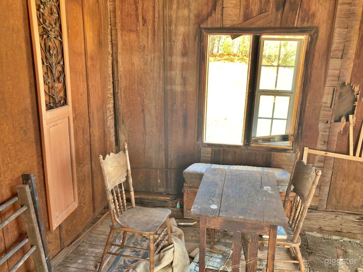 1930s Rustic Guest House Photo 3