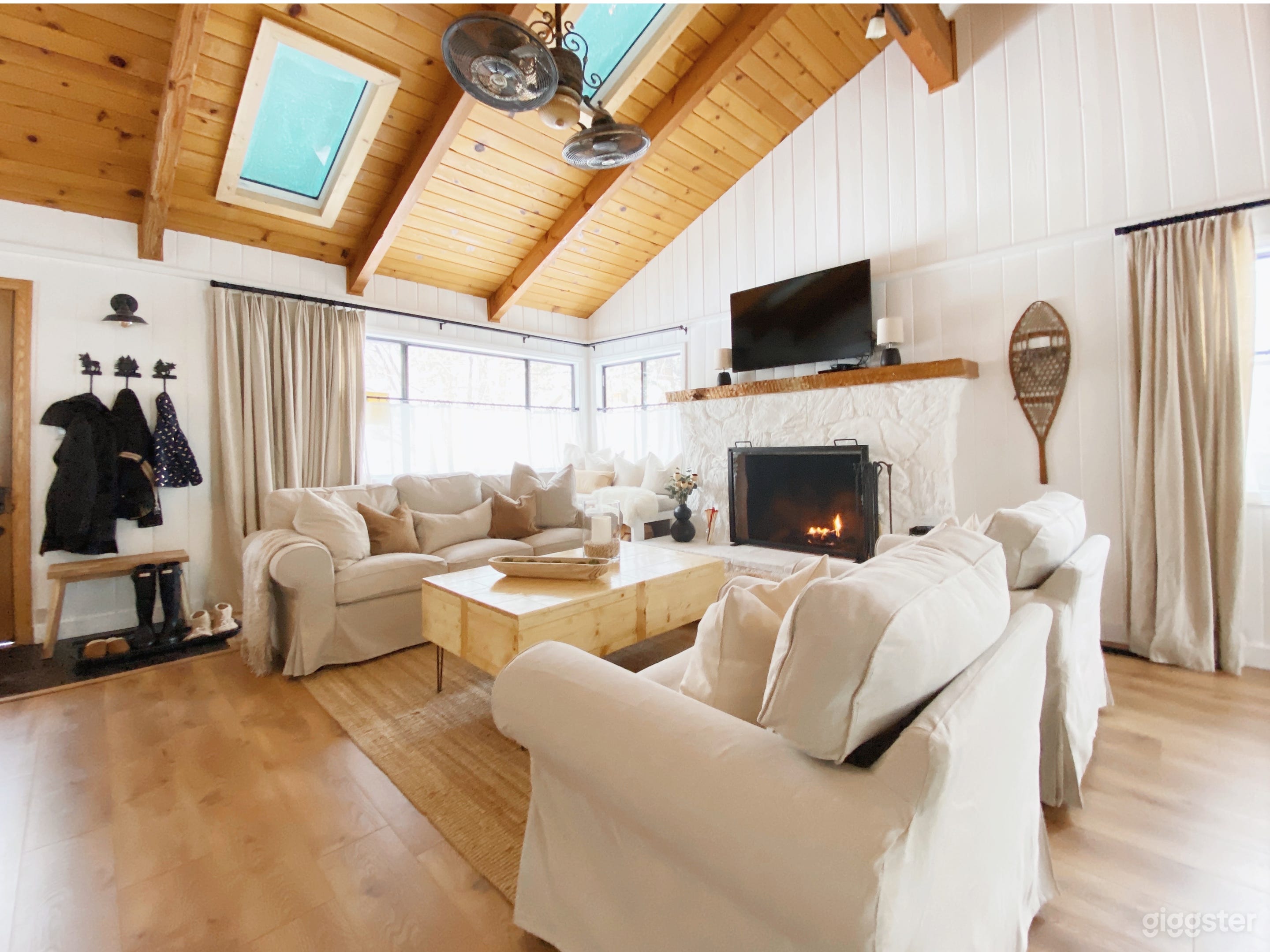 Luxury Cabin in the Woods Photo 1