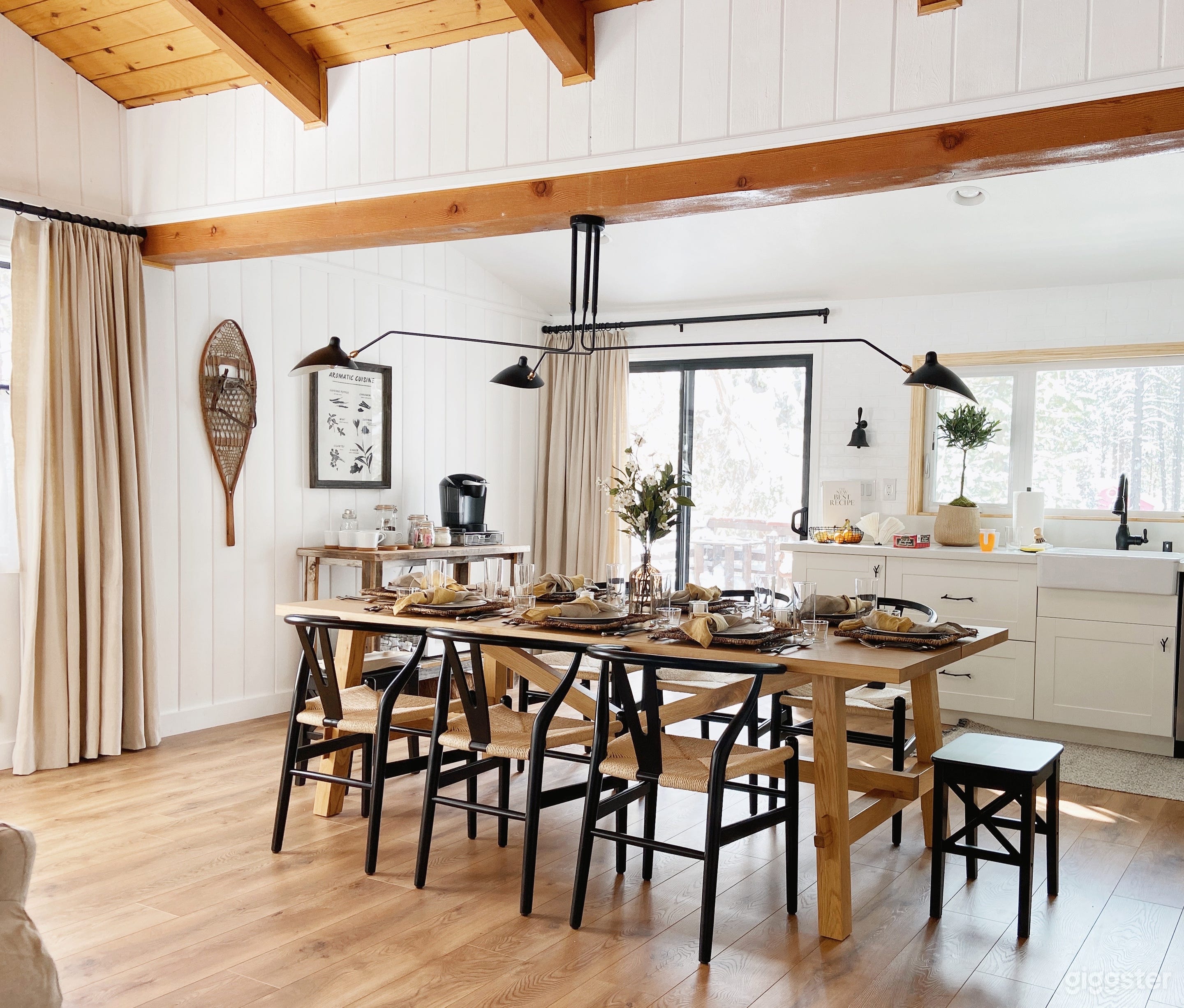 Luxury Cabin in the Woods Photo 3