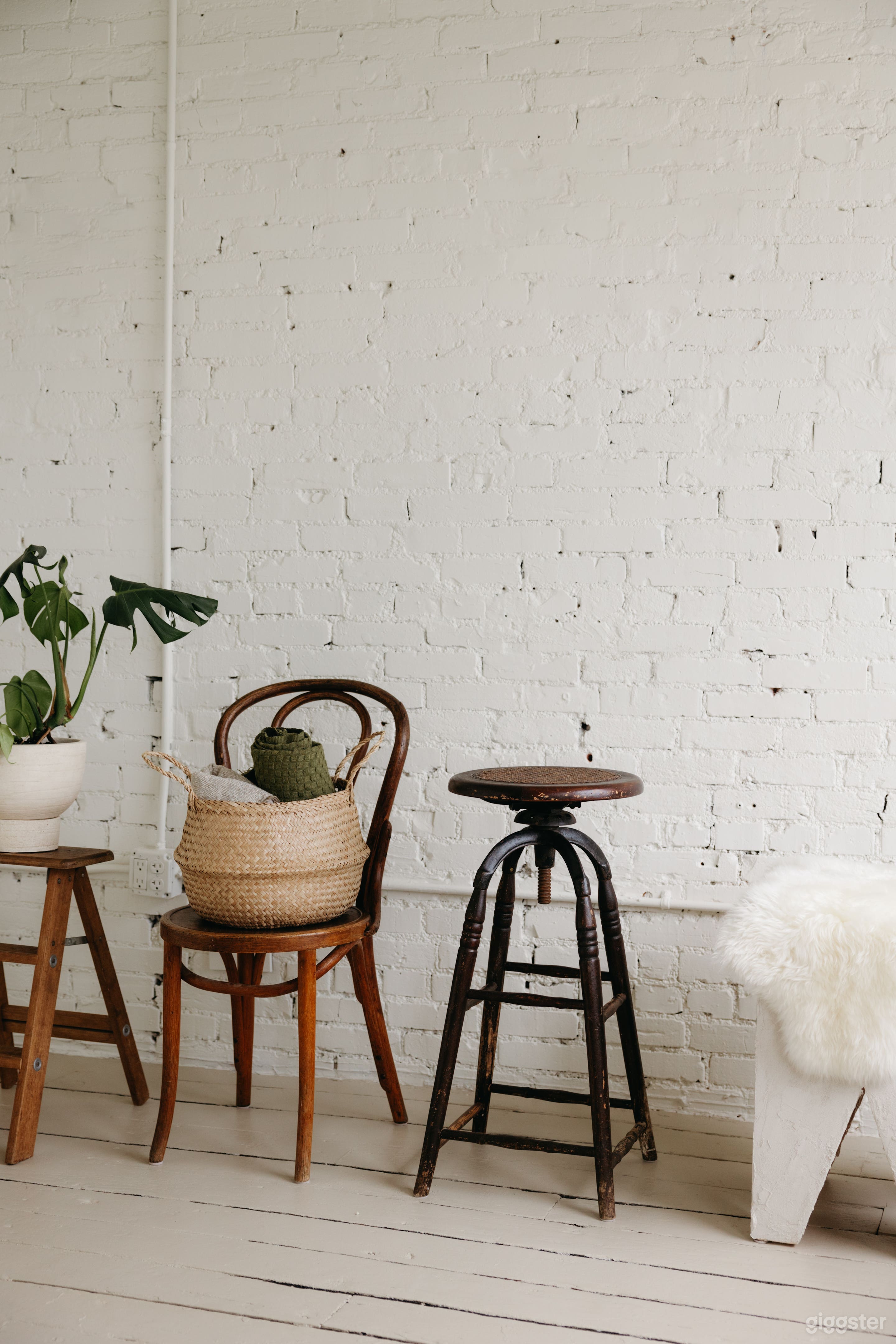 Light + Character filled Downtown Photo Studio wit Photo 1