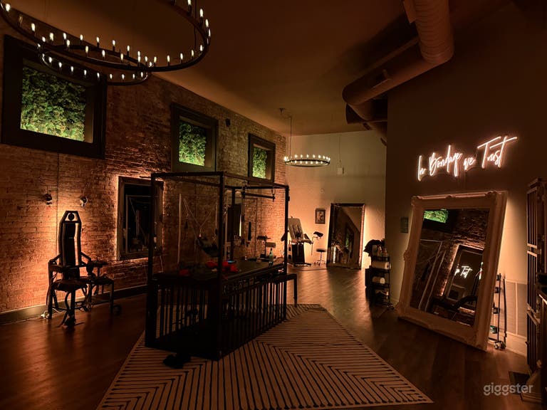  Candlelight preset lighting option  