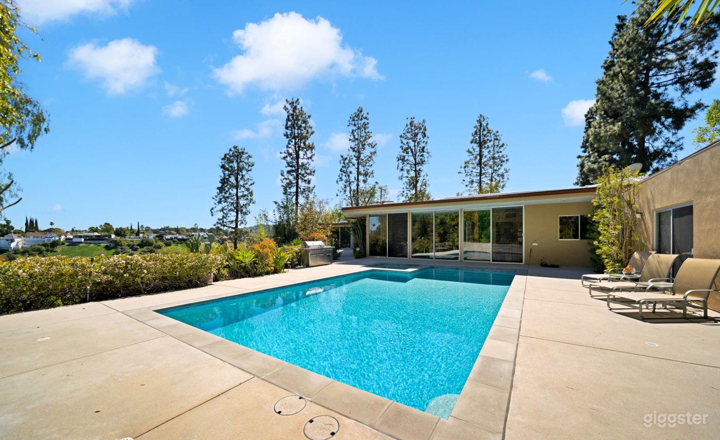  RETRO CHIC WITH VALLEY VIEWS/POOL Photo 3