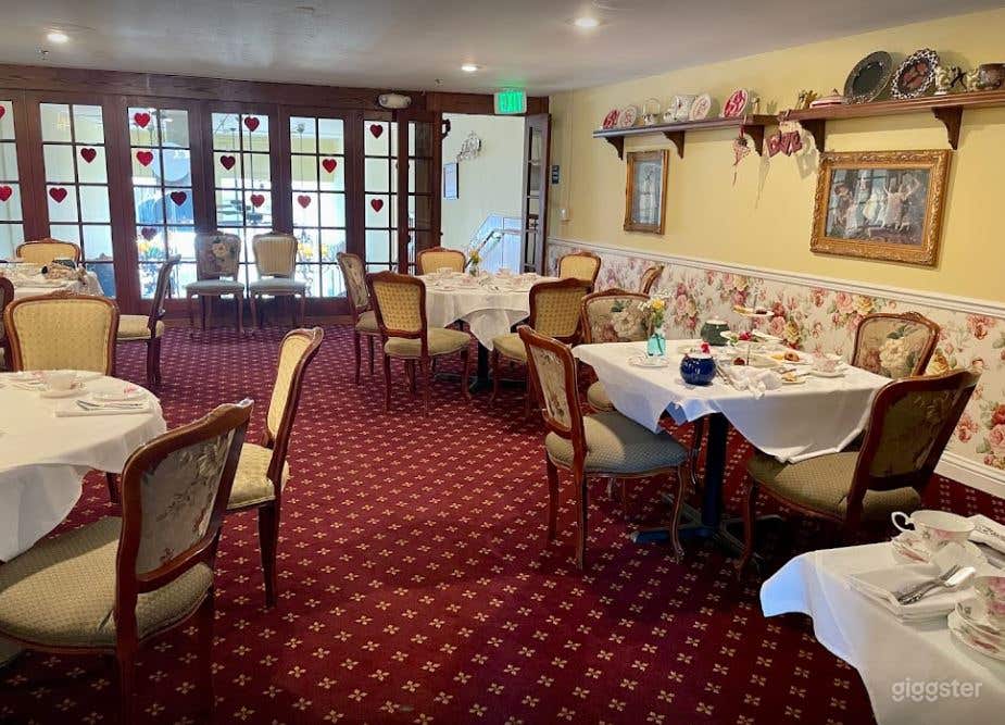 25 Person Upstairs Private Tea Room Decorated in Victorian Style Photo 2