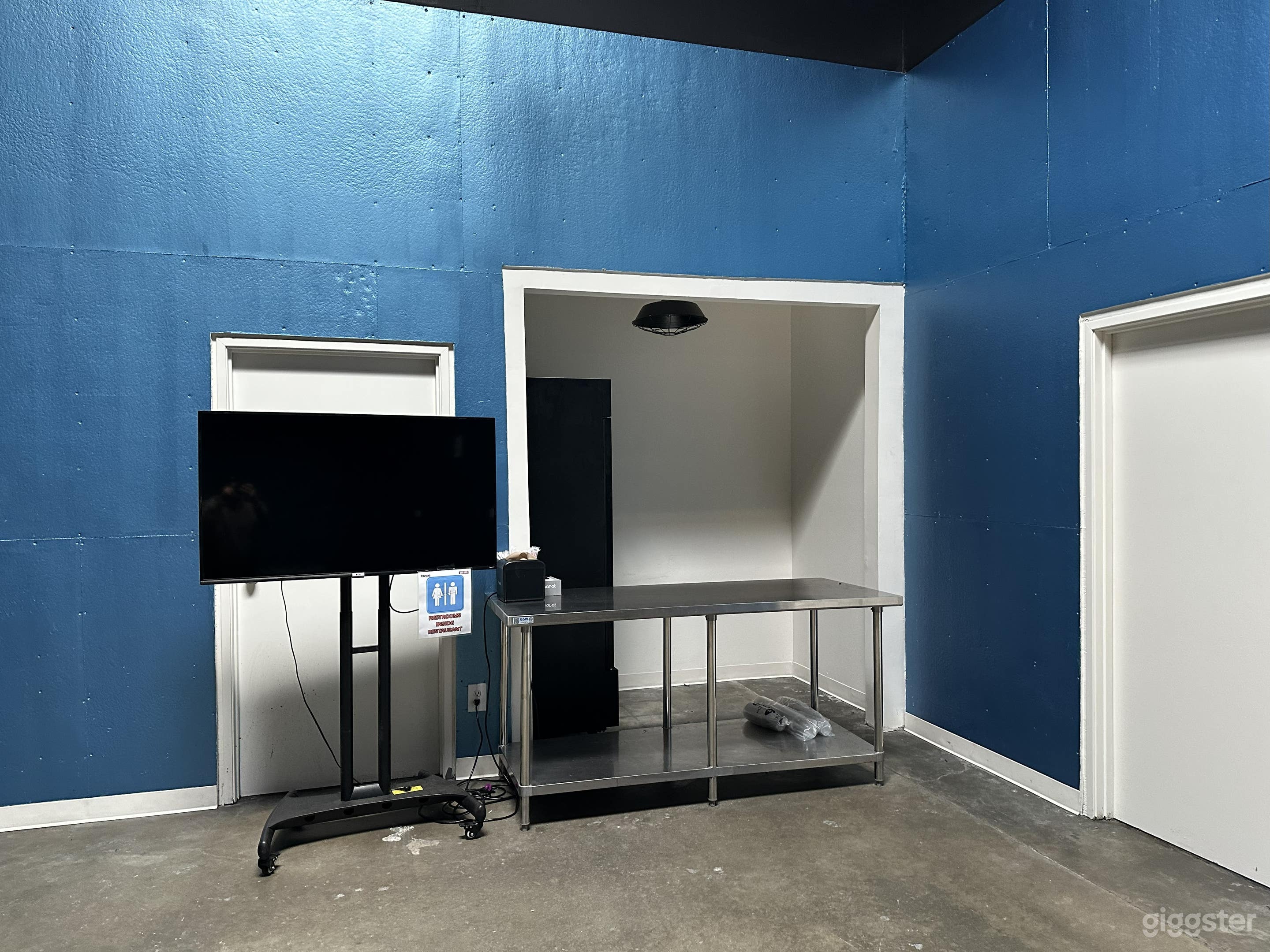 1,500 sq. ft. Industrial Indoor Venue 2 Photo 4