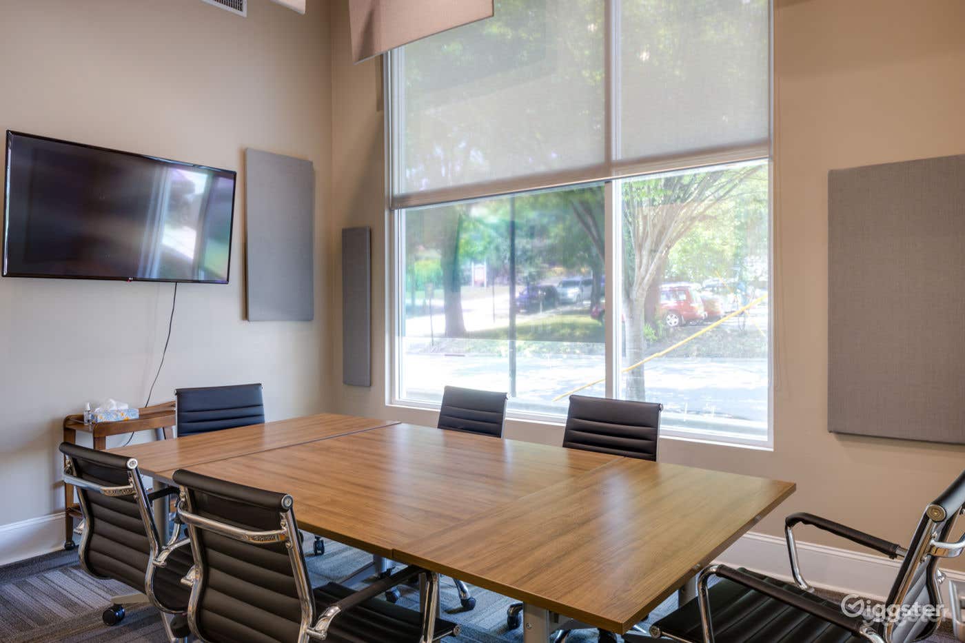 Emerald Conference Room Photo 1