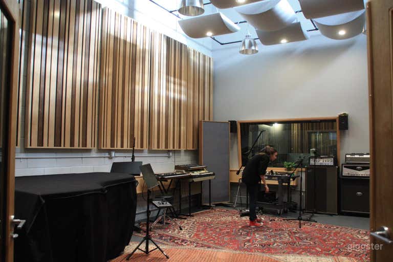  Hip & stylish recording studio 