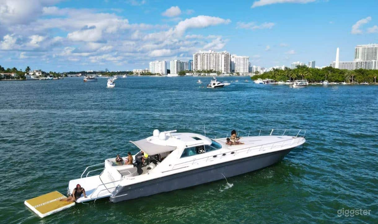 70' Searay Yacht with Jacuzzi Photo 1