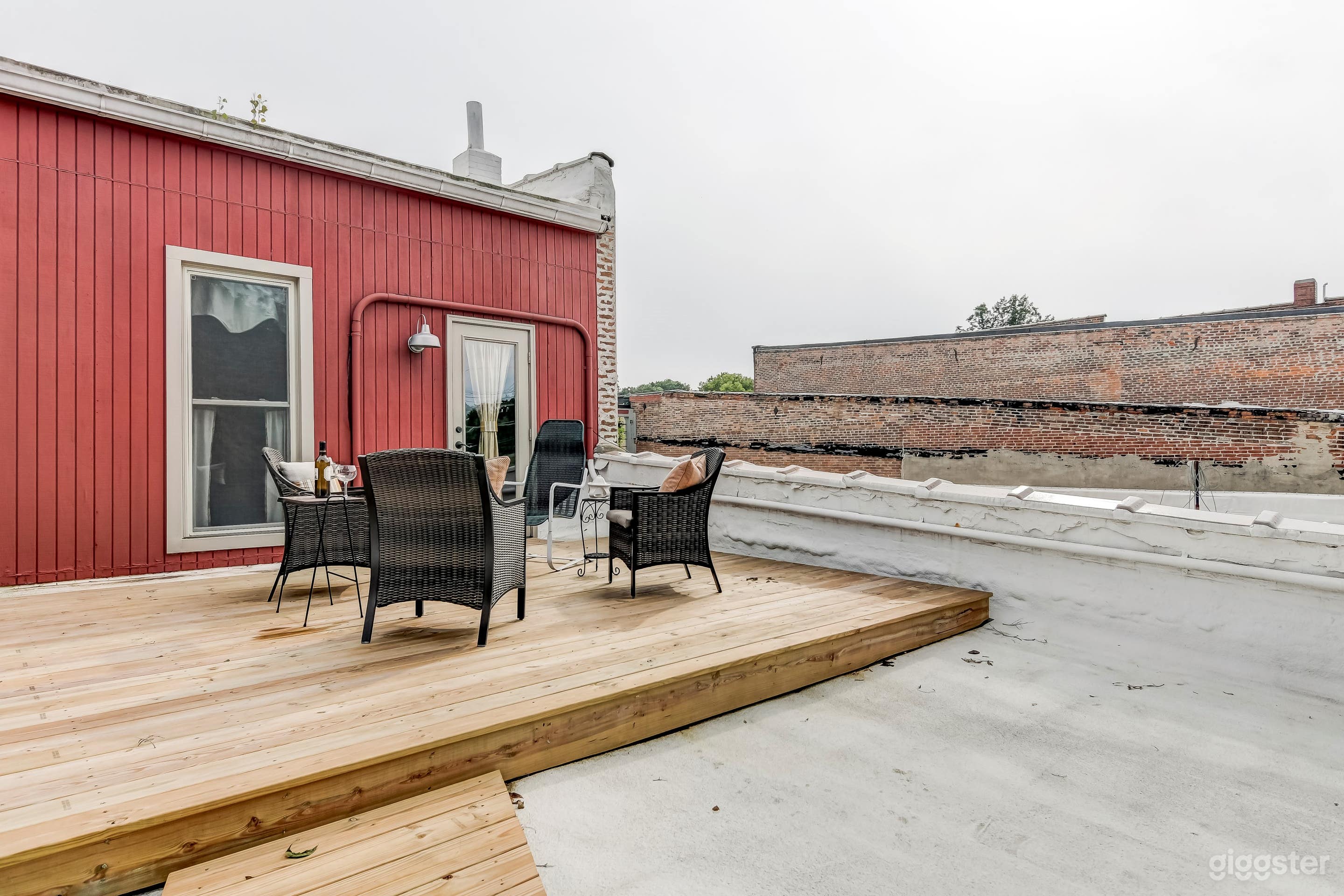 The Loft on the Square in Historic Petersburg, IL Photo 4