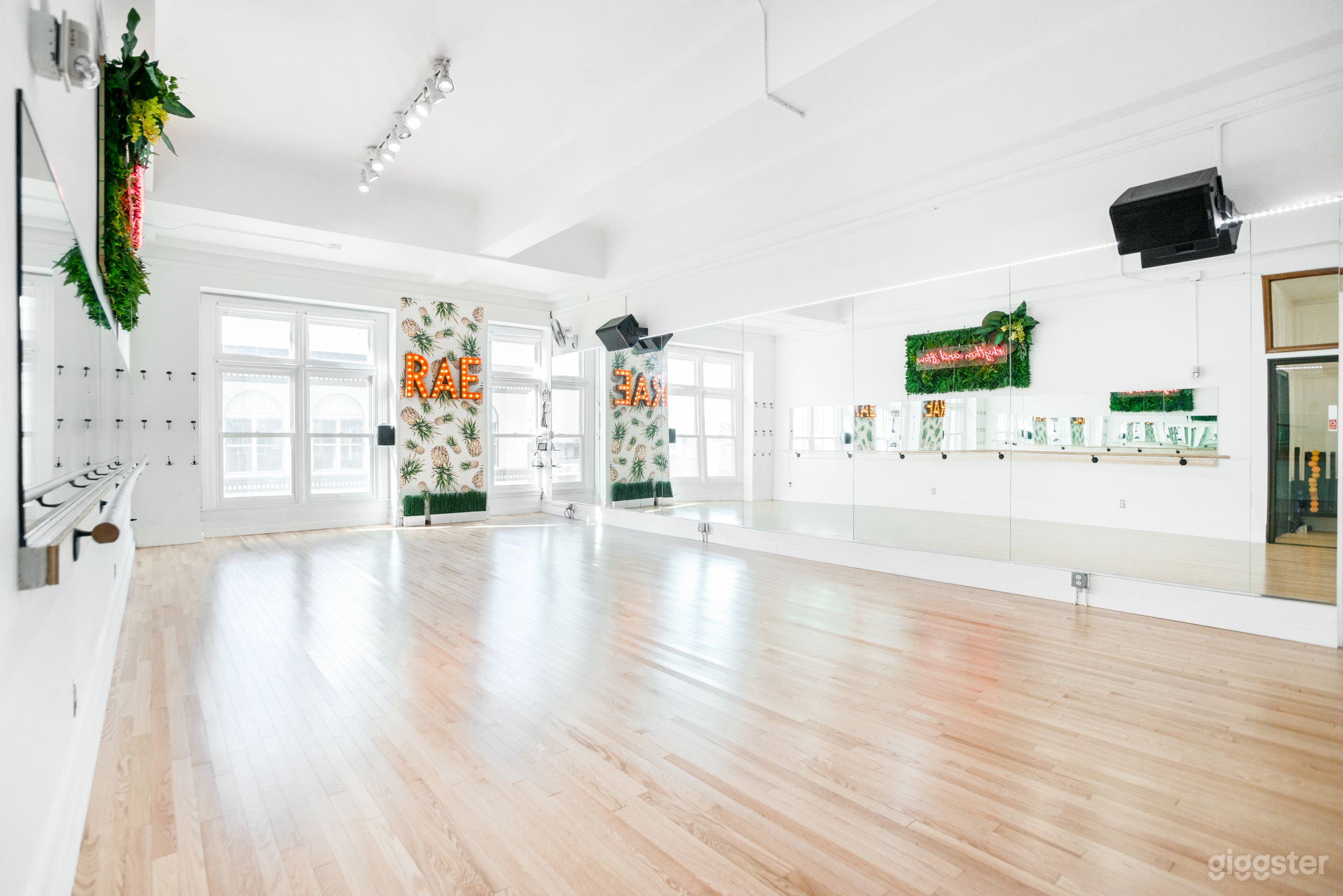 Studio 2 "Rhythm & Flow" Photo 4