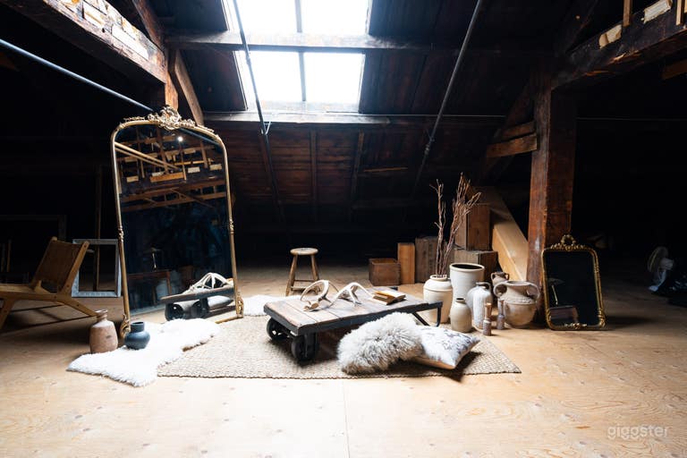  The Attic in Hamilton 