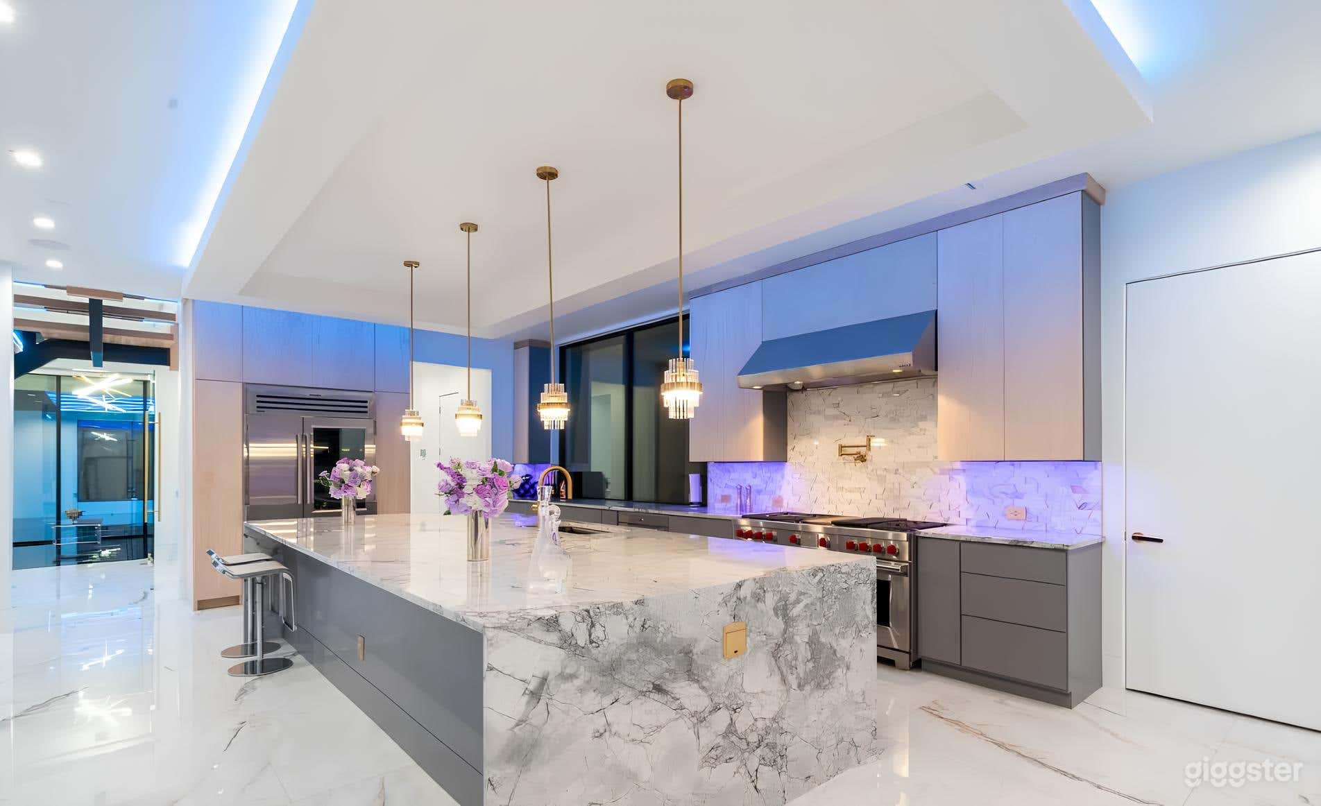  Luxe Designer Dream Home for Shoots Photo 4