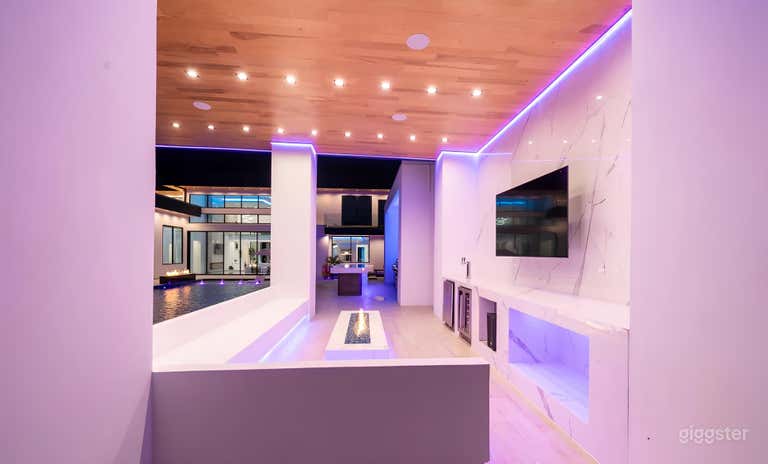   Luxe Designer Dream Home for Shoots 