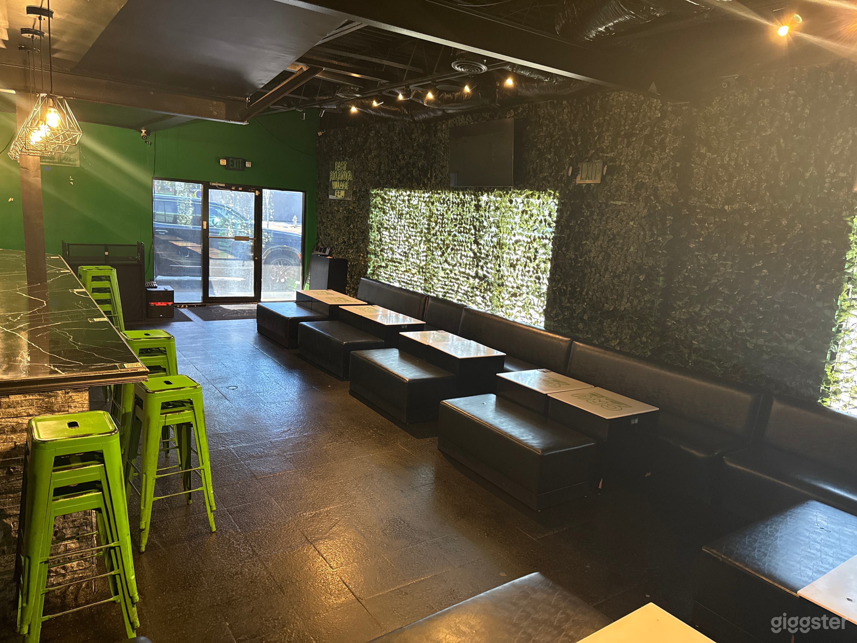 Vibe &amp; Dine: Hosting Events in Our Trendy Lounge Photo 1