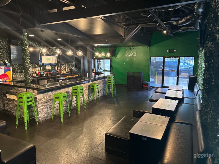  Vibe & Dine: Hosting Events in Our Trendy Lounge 