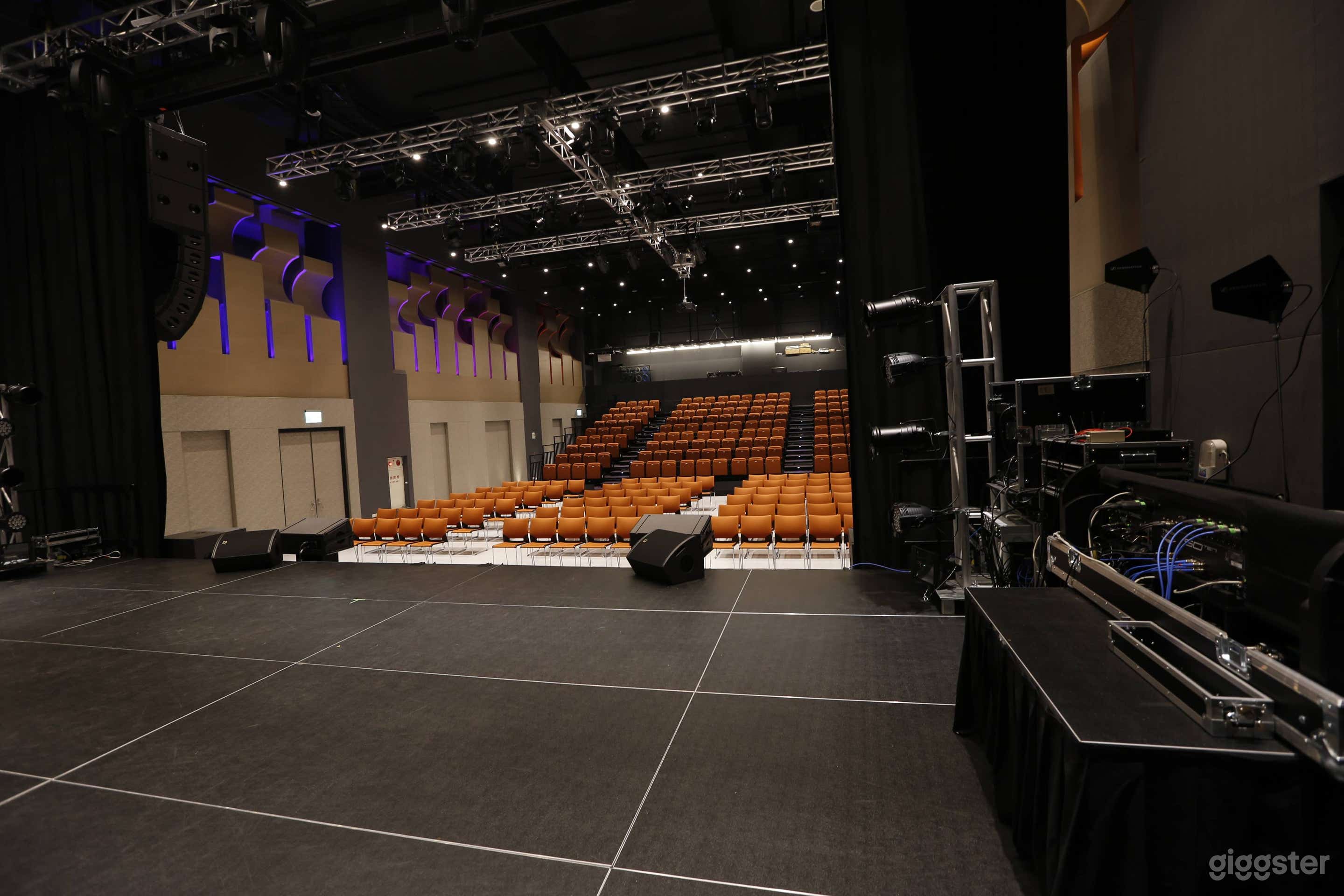 Live House Stage w/ VIP room Photo 3