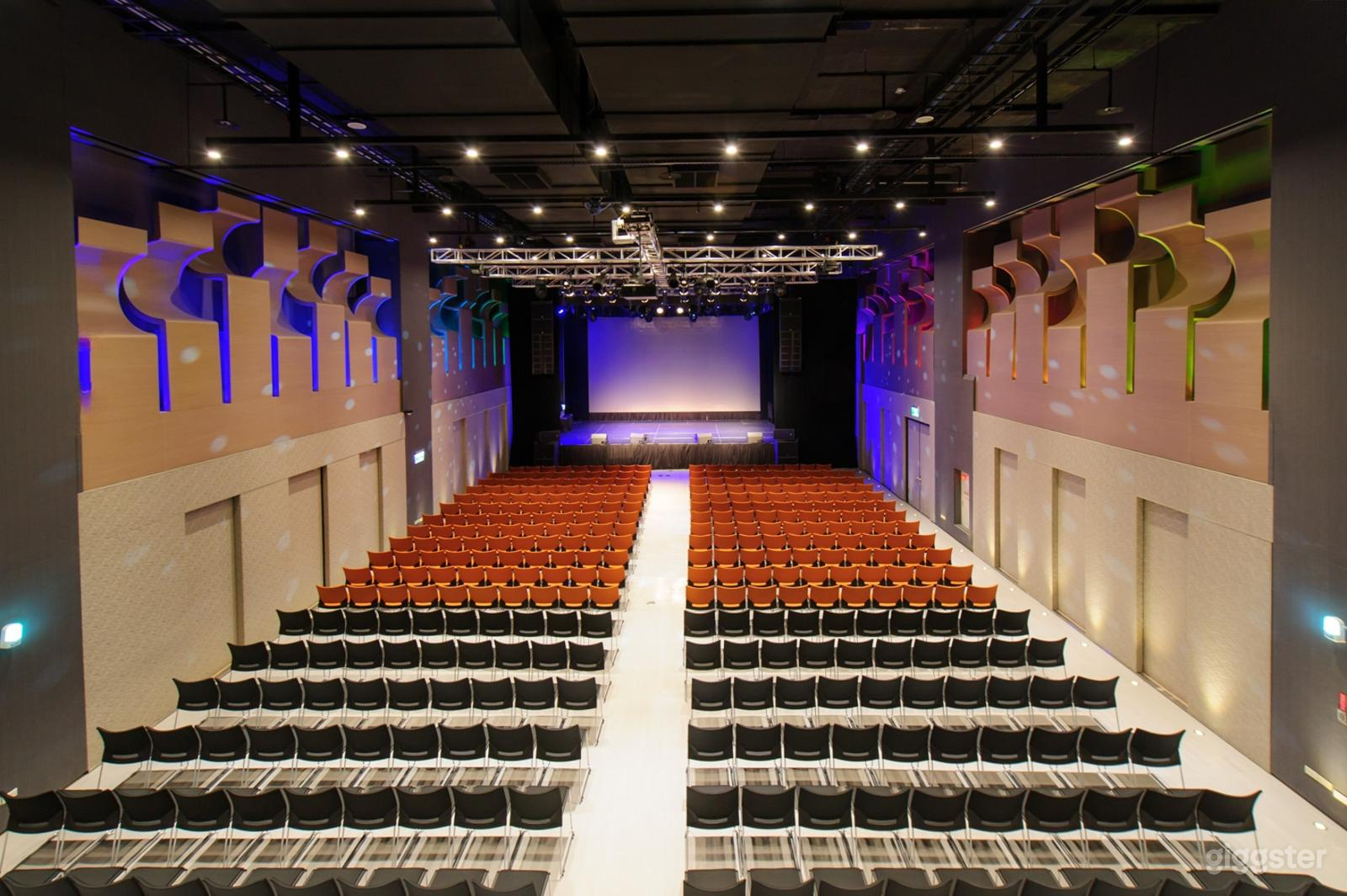 Live House Stage w/ VIP room Photo 1
