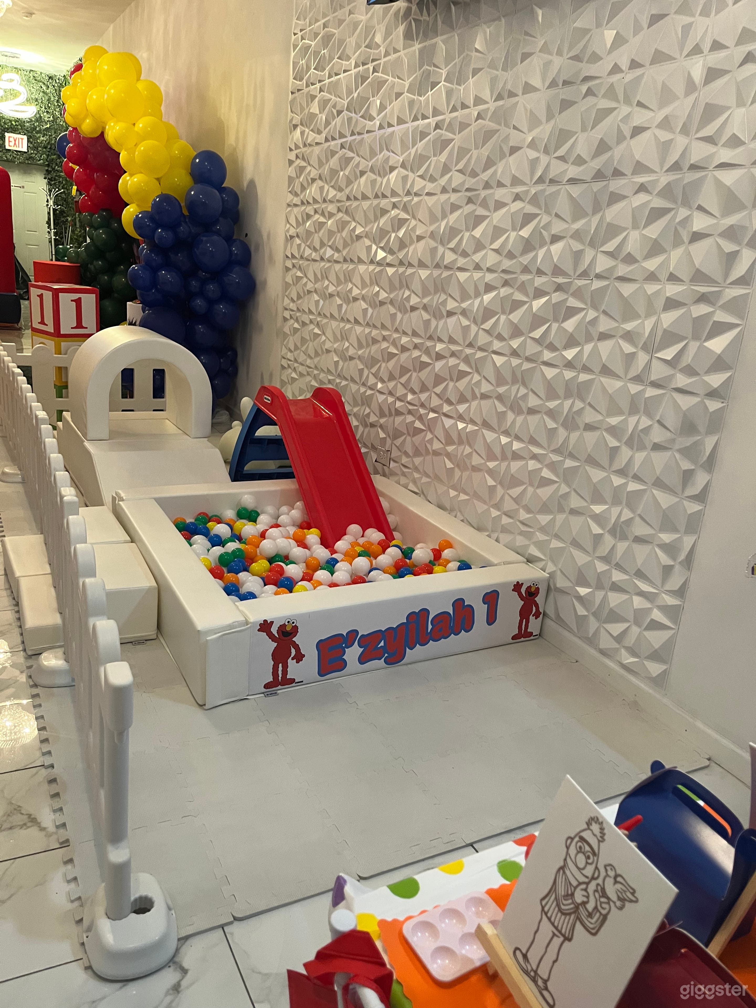 Children’s Luxury Party Room Photo 2