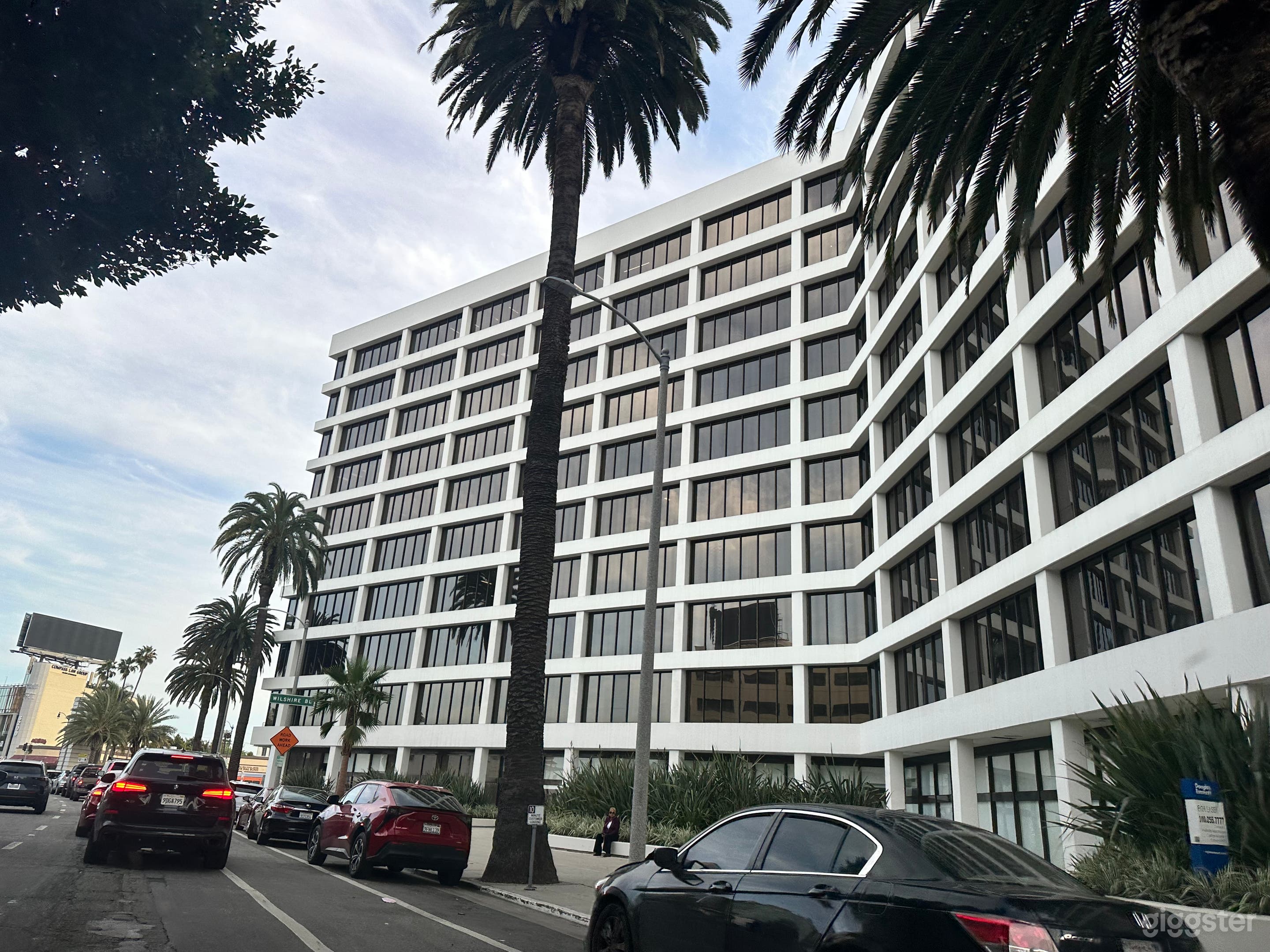 Beautiful High-end Office in Beverly Hills. Photo 1