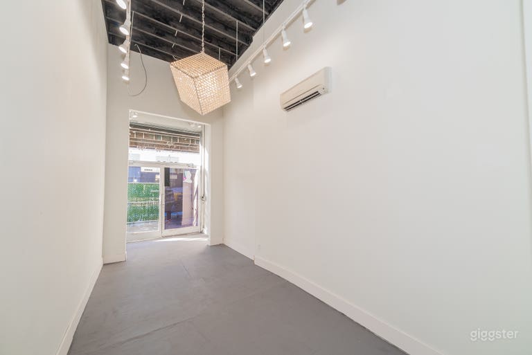  Art Gallery - Pop-Up Gallery & Event Space 