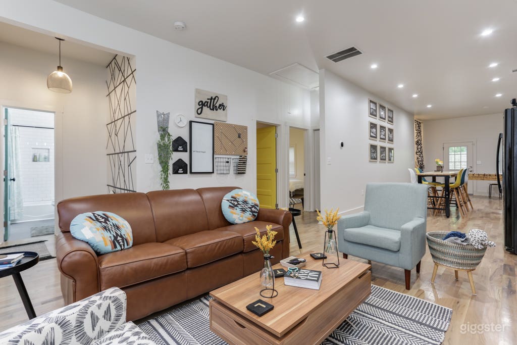 Nice Home In Early Gentrifying Neighborhood Photo 4