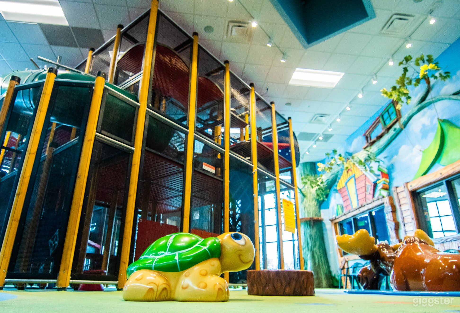 Indoor Playground and Child Watch Room Photo 1