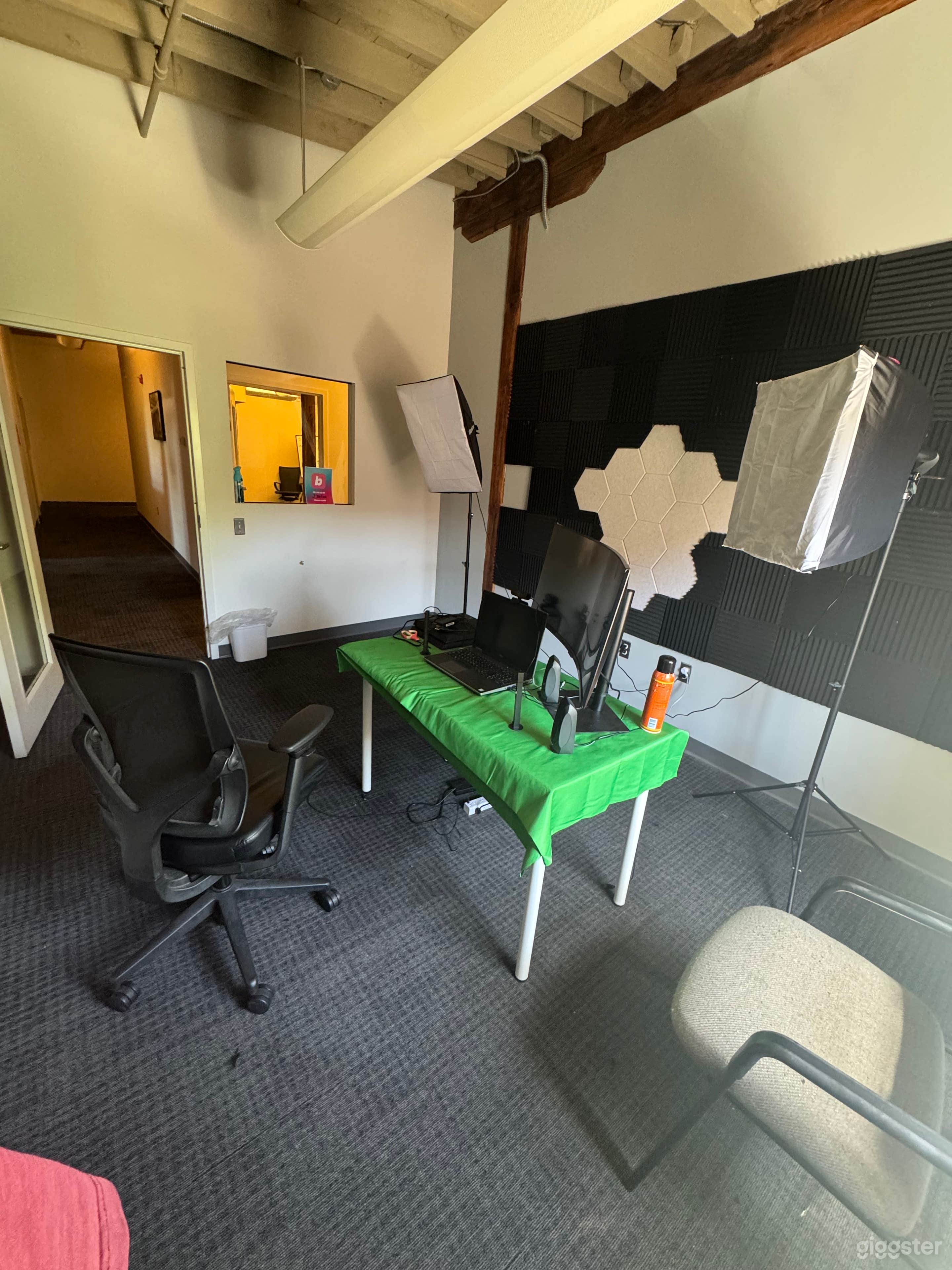 High-Tech Gaming Studio with Streaming Setup Photo 4