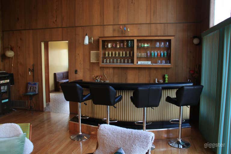  Mid-Century Modern ranch straight outta Mad Men 