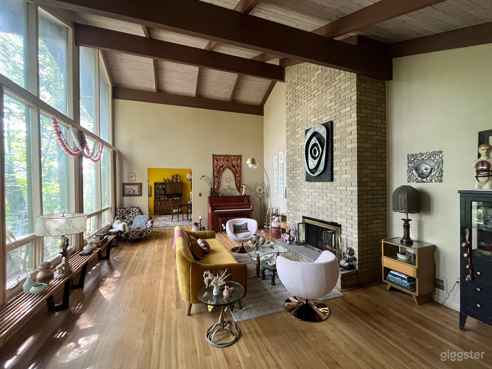 Mid-Century Modern ranch straight outta Mad Men Photo 1