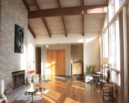  Mid-Century Modern ranch straight outta Mad Men 