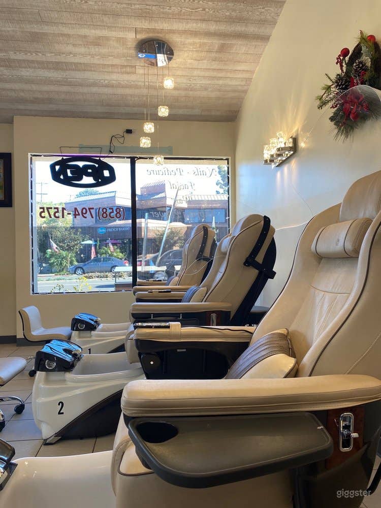 Nail &amp; Spa Salon in Del Mar Photo 4