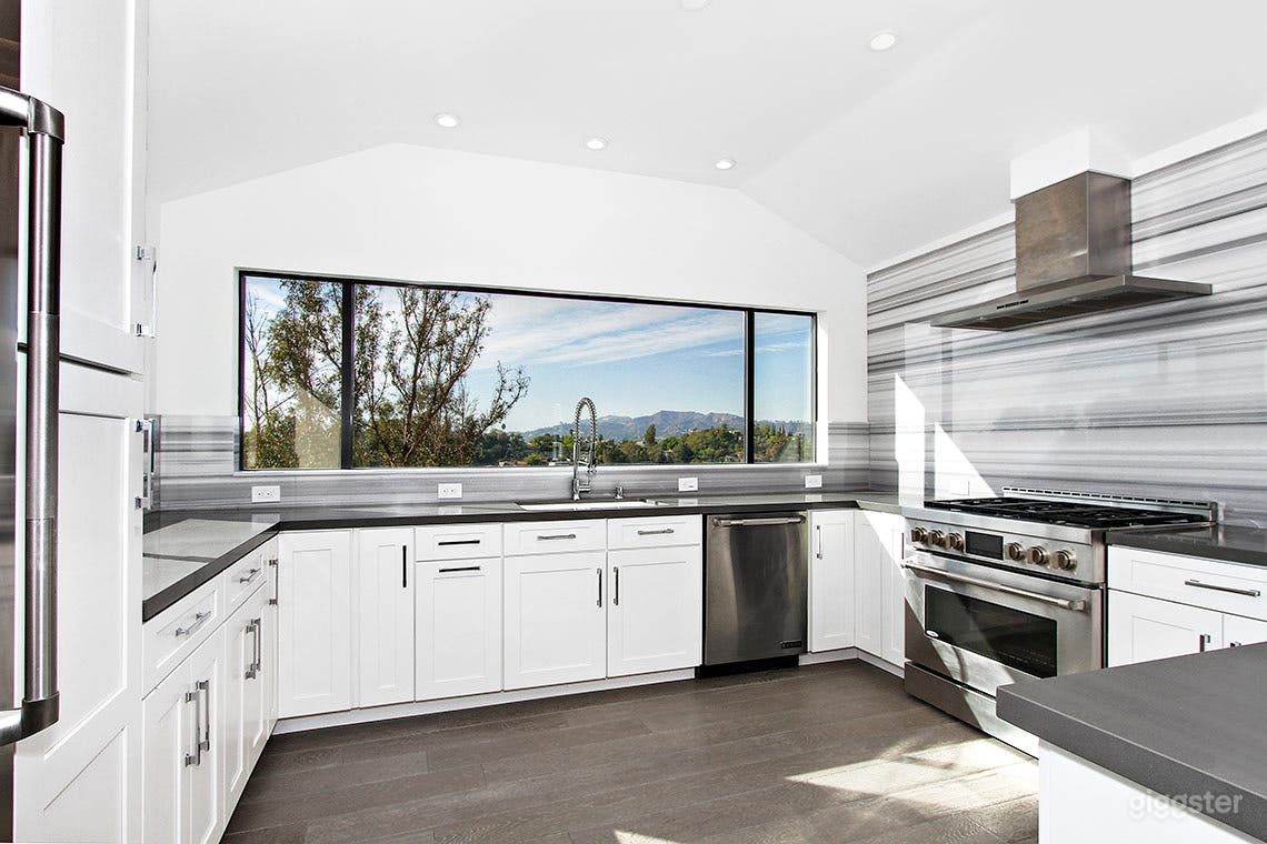 Award Winning Designer's Echo Park Hills House Photo 2