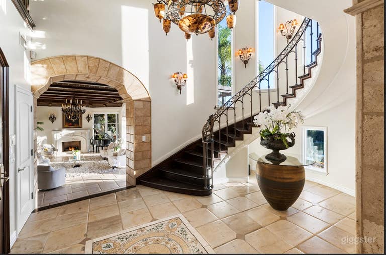  Exquisite Mansion with Luxurious Pool(Full Buy Out 