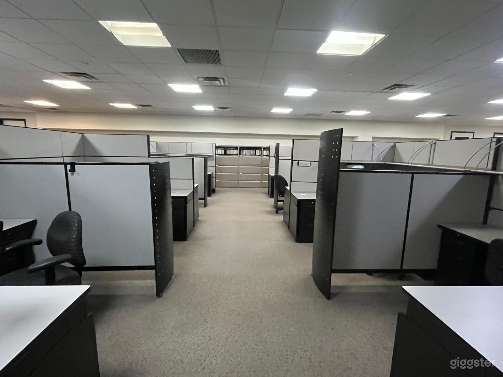 Massive office complex with cubicles, conference rooms, etc! Photo 2