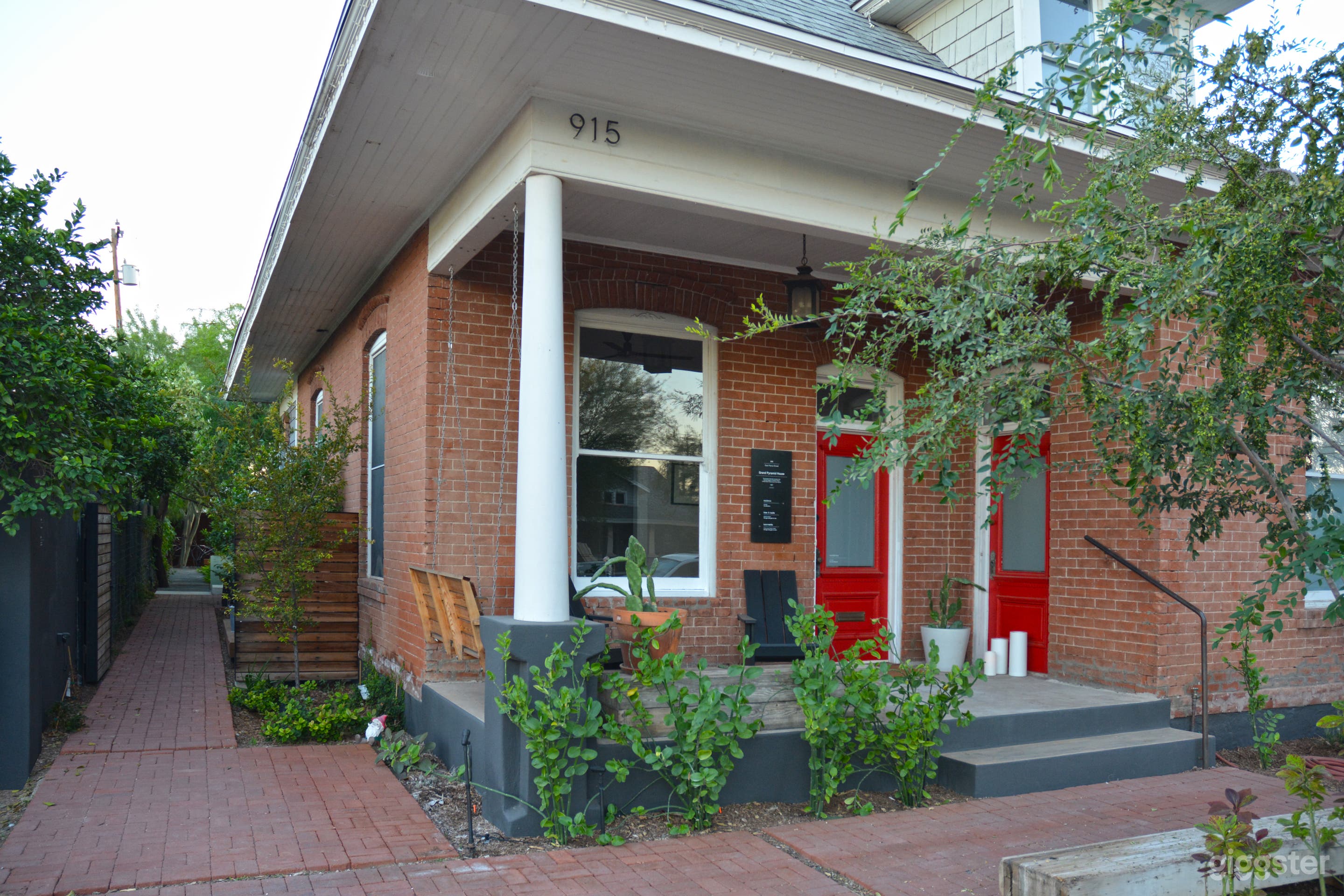 Grand Pyramid Historic Cottage in Downtown PHX  Photo 4