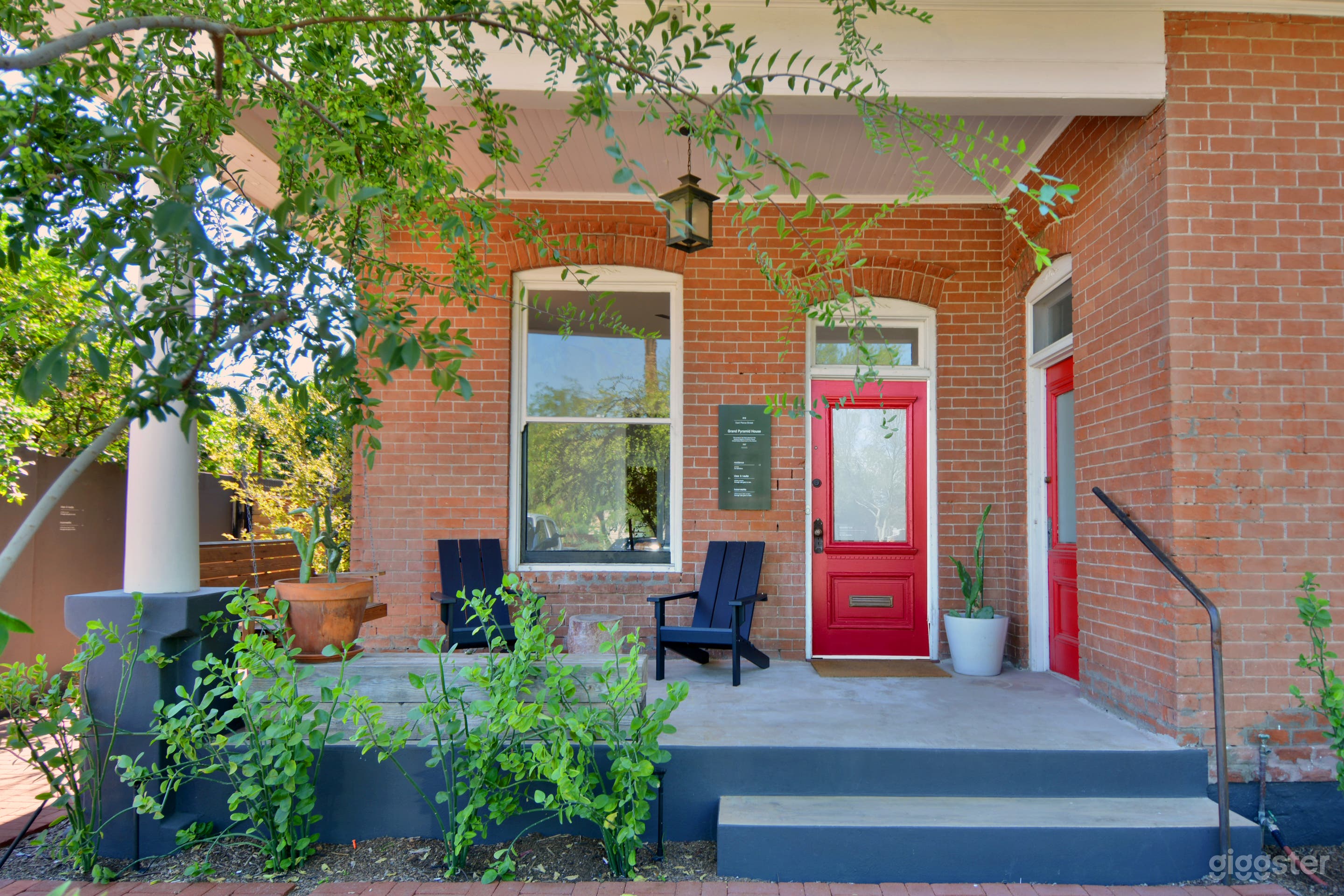 Grand Pyramid Historic Cottage in Downtown PHX  Photo 2