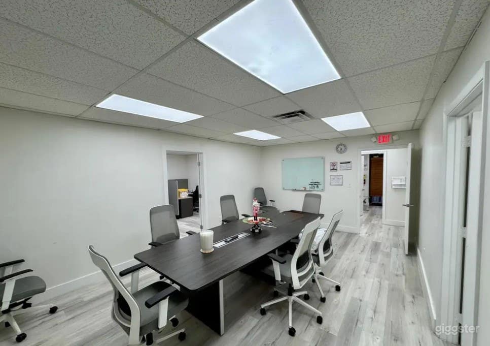Conference Room Perfect for Interviews Photo 1