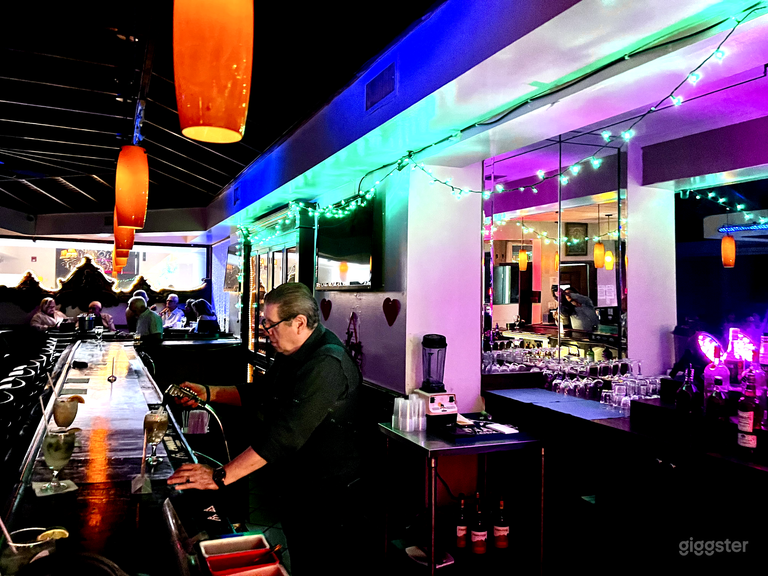  Bar with Dance Floor & Live Music Stage 